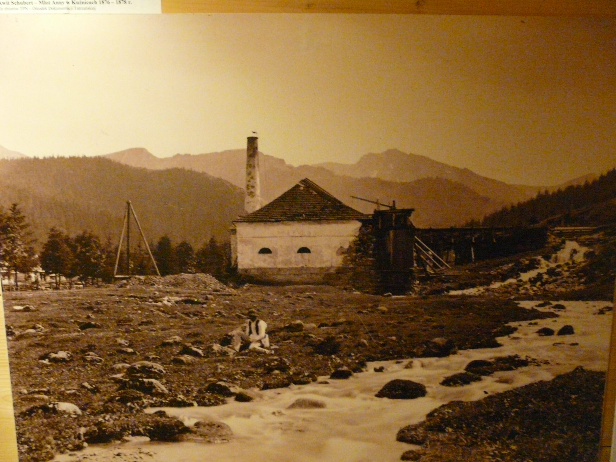 Młot św. Anny w Kuźnicach, około 1876–1878. Fotografia historyczna Awita Szuberta.
