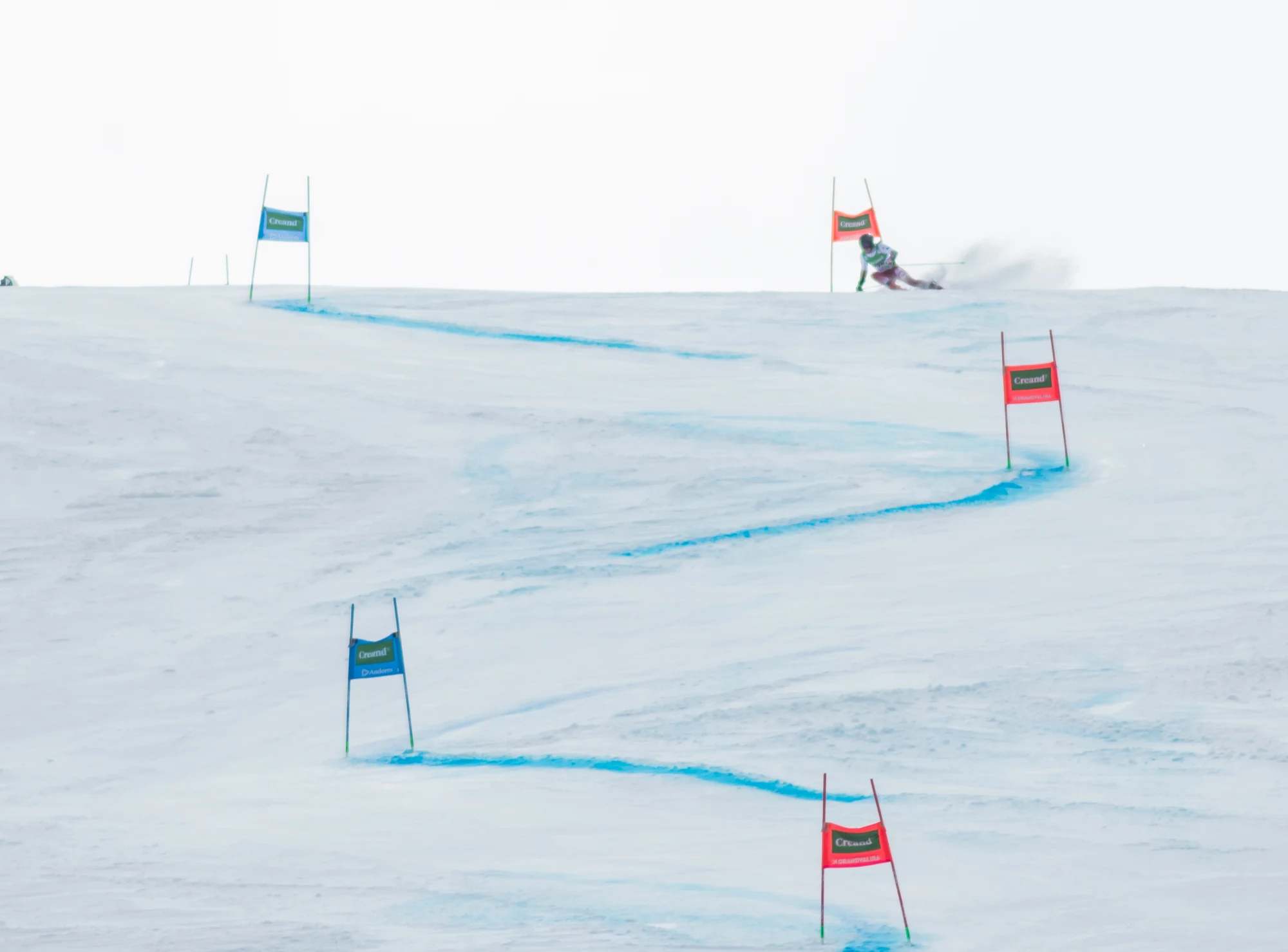 Magdalena_Luczak_in_Soldeu_2024_GS_2nd_run_(1).jpg Magdalena Łuczak na trasie giganta Pucharu Świata w Soldeu, 10 lutego 2024. Zawodniczka w górnej części kadru.